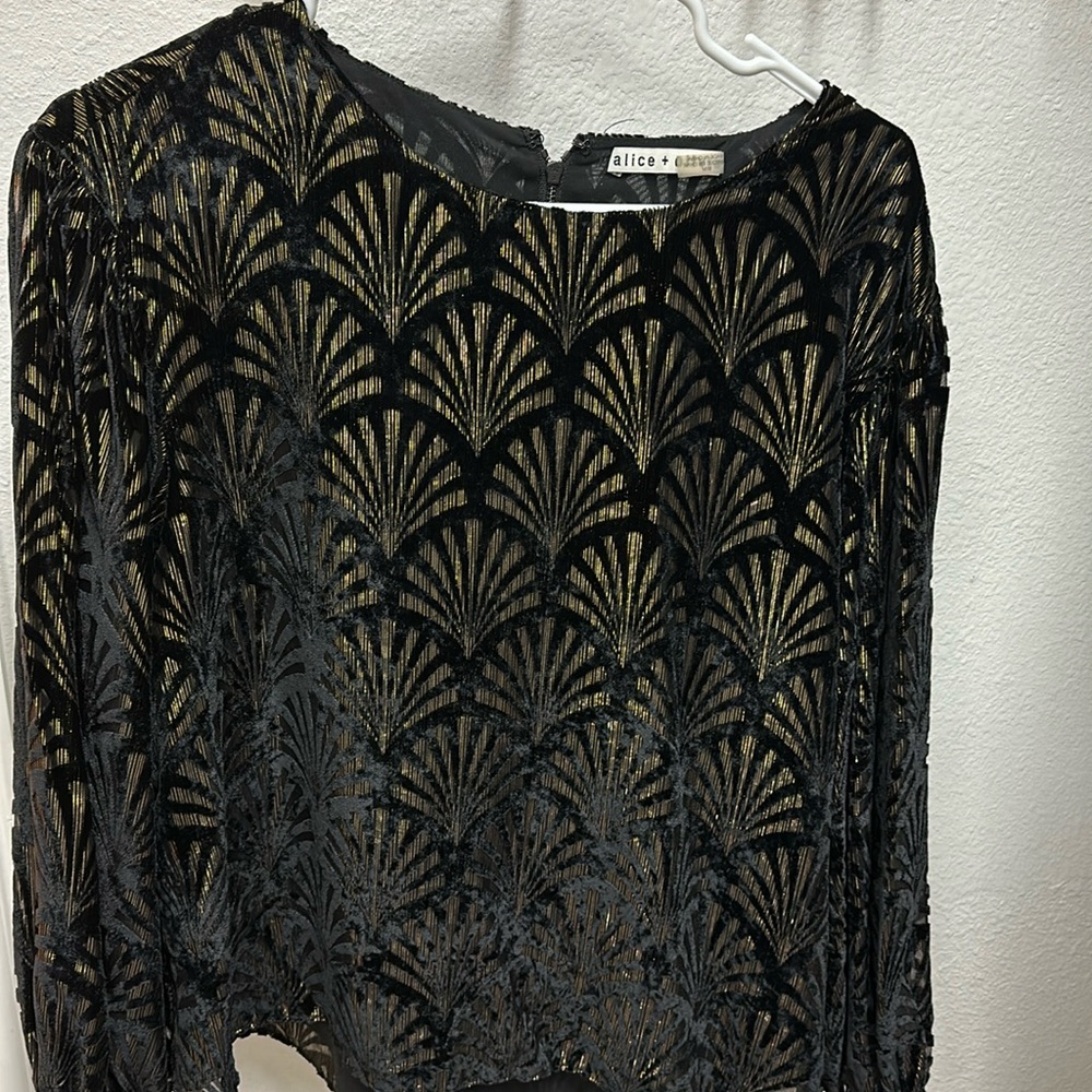 Alice + Olivia top